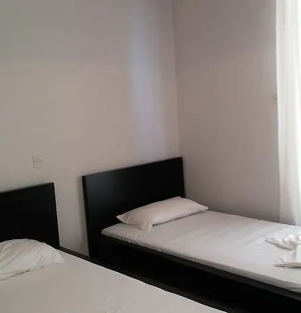 Philippos & Maria Apartments